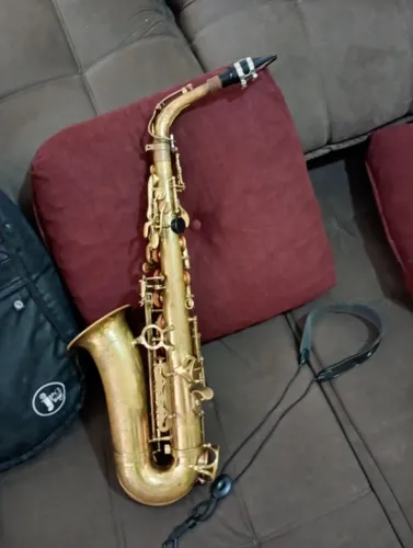 Pra vender logo. Sax alto shelter em ótimo estado. Bem conservado. *