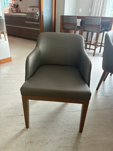 Cadeira de couro