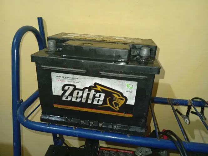 Bateria Zetta 60 amperes selada sem manutenção semi nova em excelente estado !!!