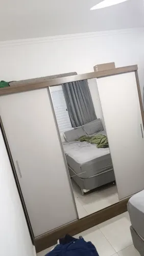 Vendo guarda roupas novo muito pouco utilizado