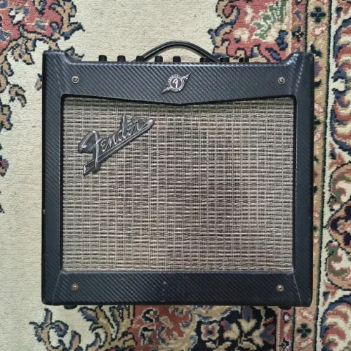 Amplificador Fender Mustang 1