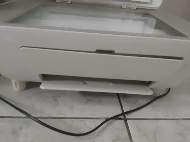 Vende-se impressora hp em boas condições faltar apenas os cartuchos funcionando muito bem