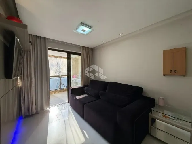 APARTAMENTO COM 3 QUARTOS SENDO 1 SUÍTE 2 VAGAS DE GARAGEM NO CENTRO DE FLORIANÓPOLIS