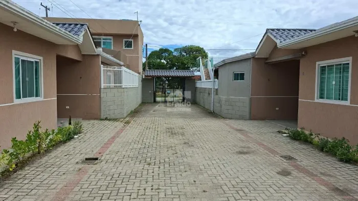 Casa a venda em Balneário Solymar - Matinhos, PR