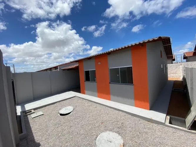 REPASSO CASA EM EXTREMOZ 2/4 COM SUITE