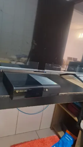 Xbox 360 E super slim (leia a descrição)