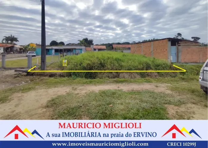 Lote limpo na região central na Praia do Ervino