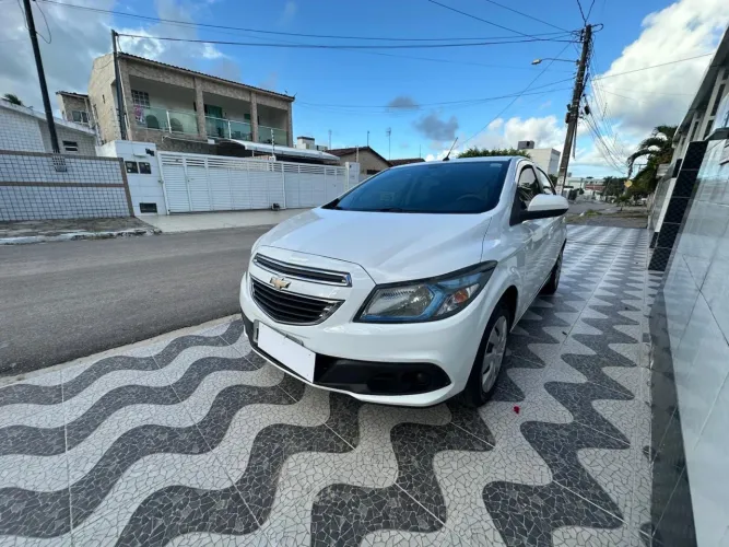 Chevrolet Onix Hatch LT 1.4 8V Flex Power Mec. 4P 2014