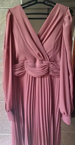 Vestido de festa tamanho P/M cor rose por R$150,00