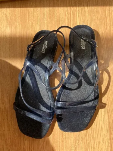 Rasteirinha Melissa azul com glitter