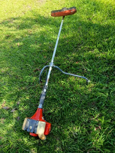 Roçadeira a gasolina