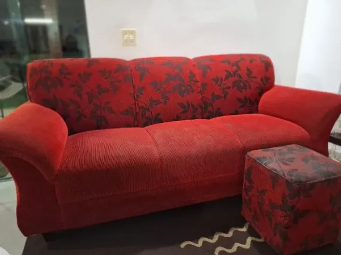 Sofa de 3 lugares + puff