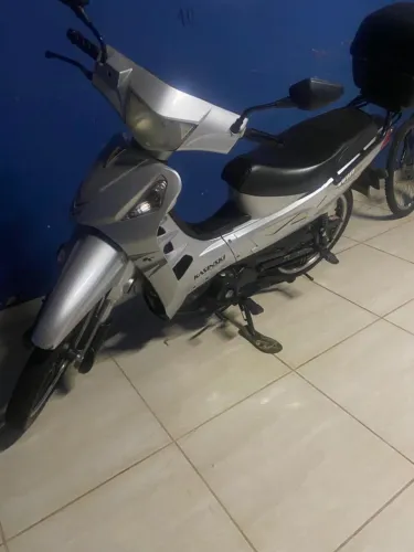 Moto partida elétrica, freio a disco,rodas liga leve 