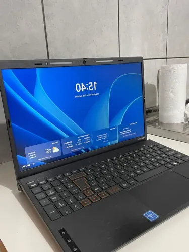 Vendo notebook positivo vision 14,1 Intel celeron dual core 4 gb RAM 128 gb
