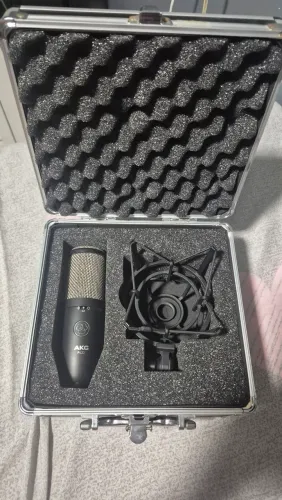 AKG P420 mic condensador estado excelente