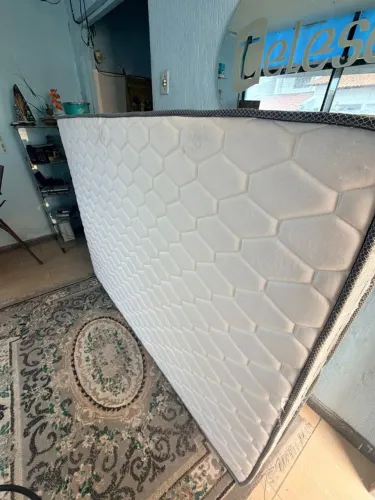 Vendo cama de casal motivo não deu na minha casa.