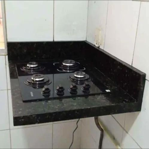 Pedra pra colocar fogão Cook top medida 0,80 por 0,60 no valor de 380,00