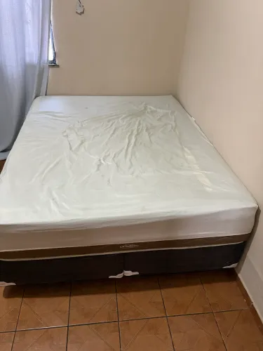 Cama de casal box queen