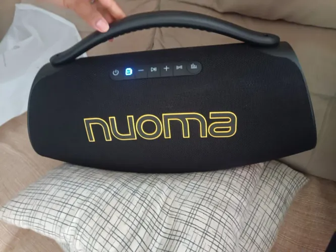 Vendo caixa de som nuoma com leds resistente a água