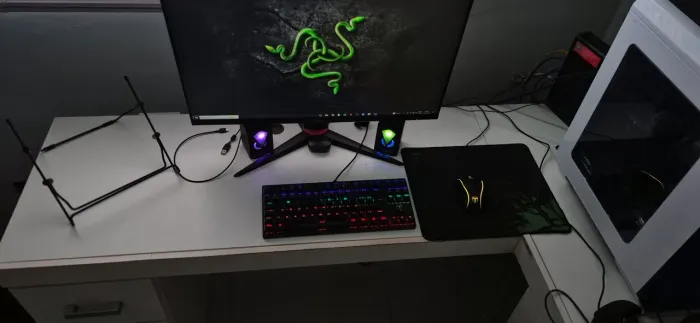 Mesa de escritório em L