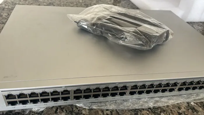 Lote 6 Switch USW-48-POE Ubiquiti