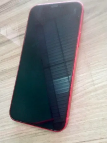 IPhone 12 red