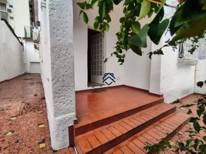 CASA DUPLEX PARA LOCAÇÃO NO MÉIER ESPAÇOSA, INDEPENDENTE E IDEAL PARA DUAS FAMÍLIAS