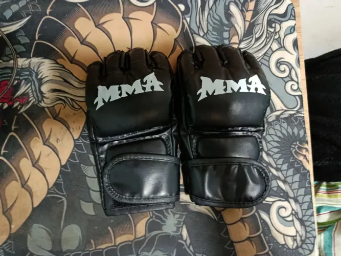 LUVA MMA CAMPEONATO 4 OZ