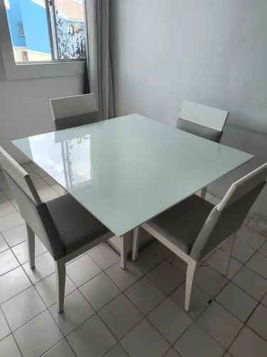 MESA 4 CADEIRAS