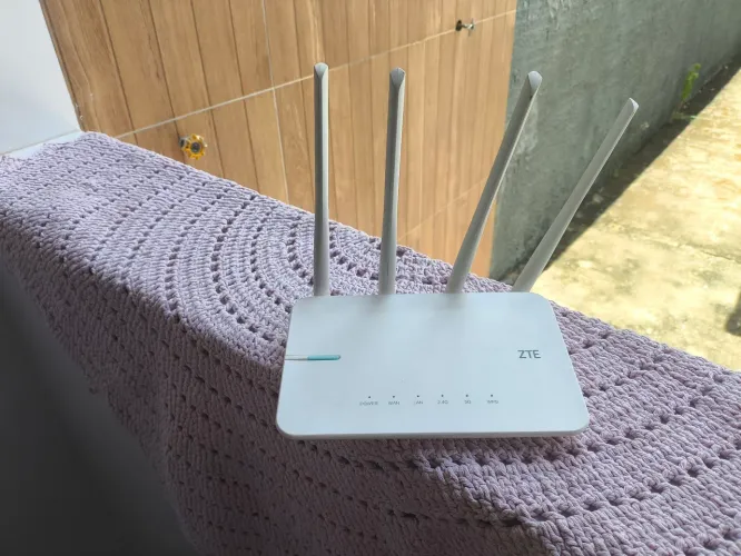 Roteador ZTE H199A AC1200 Gigabit Dual Band (Wi-Fi 2.4G e 5G) - Perfeito Estado