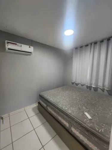 Cama  queen size 