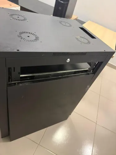 RACK METAL PARA SERVIDOR