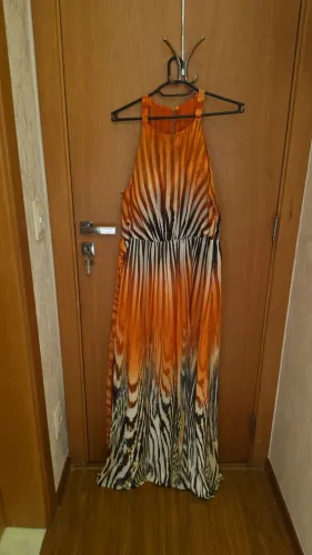 Look Poderoso! Vestido Longo Fluido Crepe Laranja e Preto Tam 44