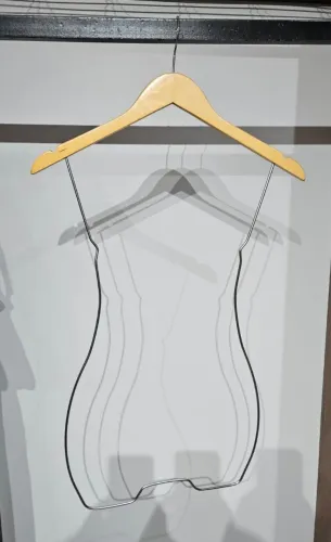 Cabides Madeira Aramado Formato Body - Lingerie/Biquíni Atacado