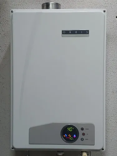 Aquecedor digital Orbis 24L funcionando tudo certinho e com 8 meses de garantia .