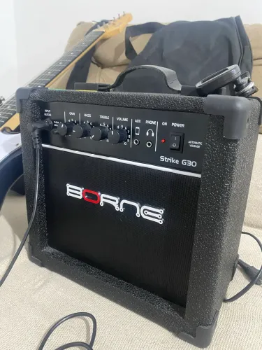 Kit Completo De Guitarra Giannini Amplificador E Acessórios