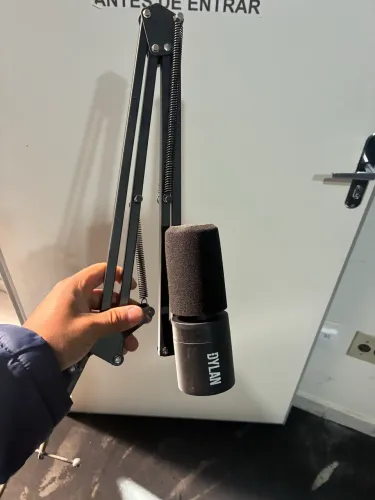 Microfone Dylan Dm 7 dinâmico preto Pouquíssimo usado