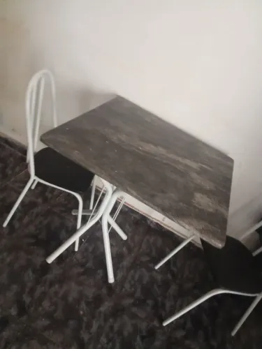Vendo mesa de jantar novinha
