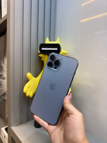 iPhone 13 Pro Max Bat 85% Com um pouco de marcas de uso