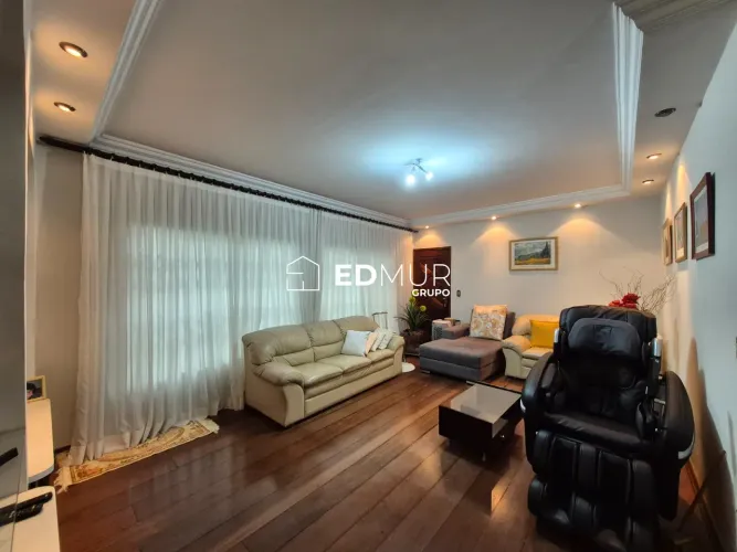 CASA para VENDA com 186m² no bairro Bangu com 3 quartos e 3 vagas. Santo André, SP