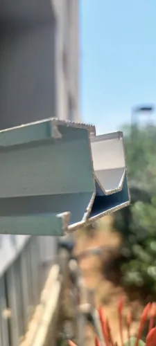 Trilho para placas de energia solar