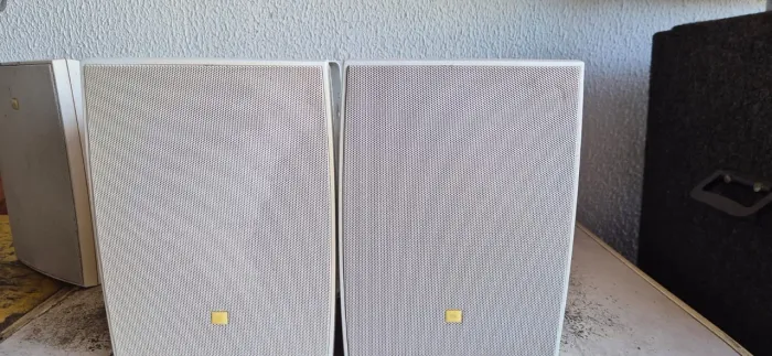 Caixa de som JBL (par) C621B