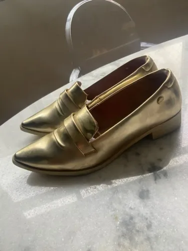 Sapato feminino dourado N, 38