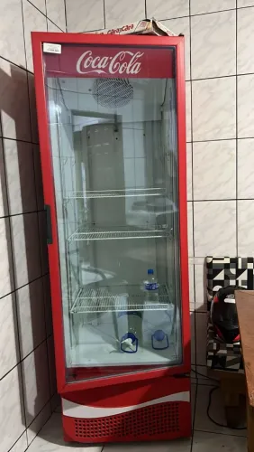 Vende-se expositor Coca-Cola semi novo