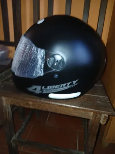 Capacete liberty