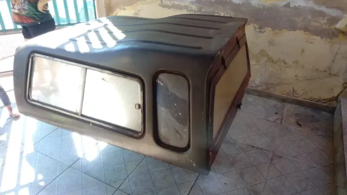 Capota de fibra usada Saveiro antiga 85 cor preta