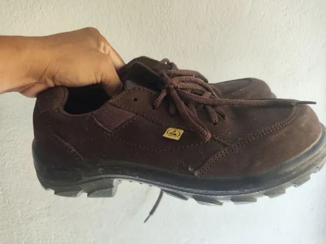 Bota bico de aço marrom