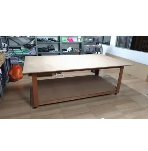 mesa de modelagem e corte