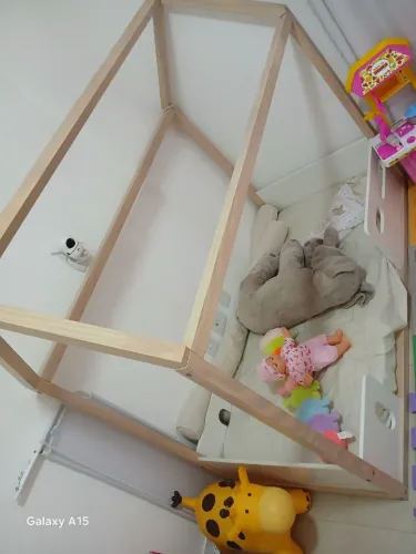 Cama Montessoriana Infantil Casinha + Colchão - R$ 170