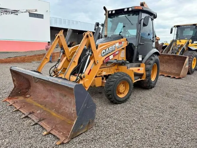 VENDO RETROESCAVADEIRA 580N 2017